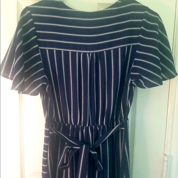 Navy blue and white striped midi dress with flutter sleeves - Picture 6 of 9